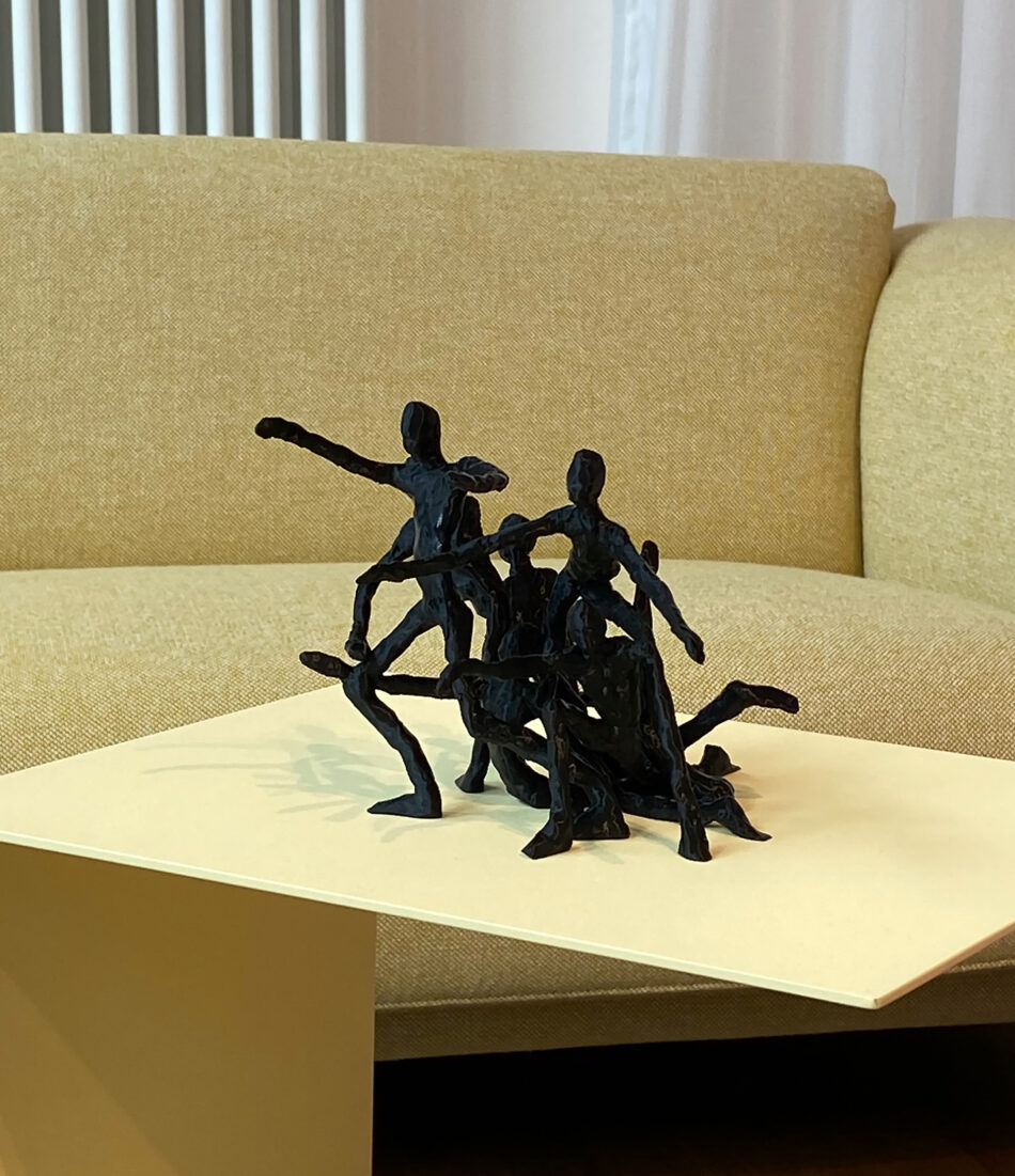 3D print aus PLA Plastik . 2025
Figurengruppe I . 18,1 x 17,9 x 14 cm . schwarz