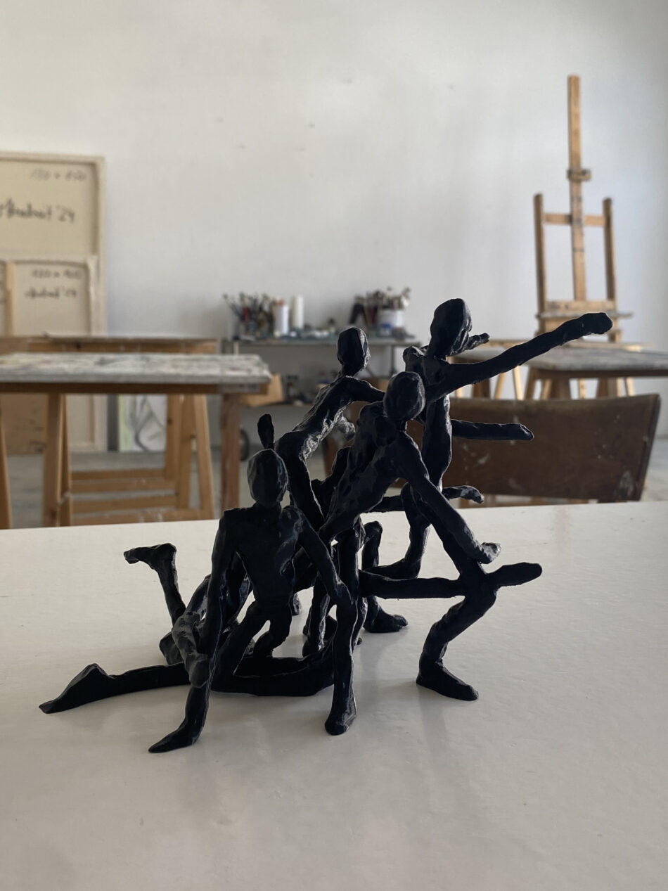3d print aus PLA Plastik . 2025
Figurengruppe I . 18,1 x 17,9 x 14 cm . schwarz