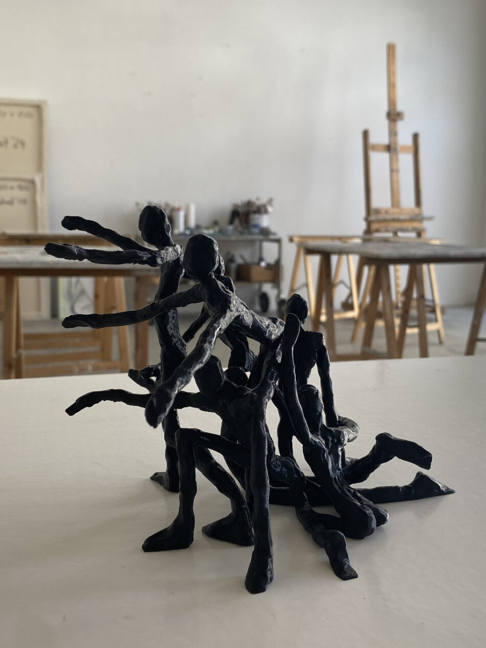 3d print aus PLA Plastik . 2025
Figurengruppe II . 18,1 x 17,9 x 14 cm . schwarz